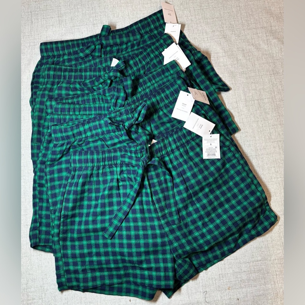 AUDEN green & navy blue plaid flannel boxer short w/drawstring & pockets. Small